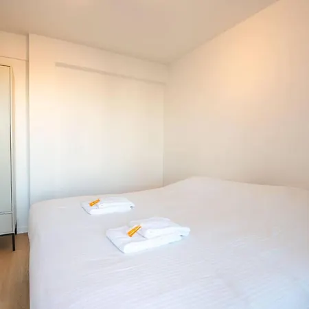Incredibly Renovated Flat On A Suberb Location Apartment