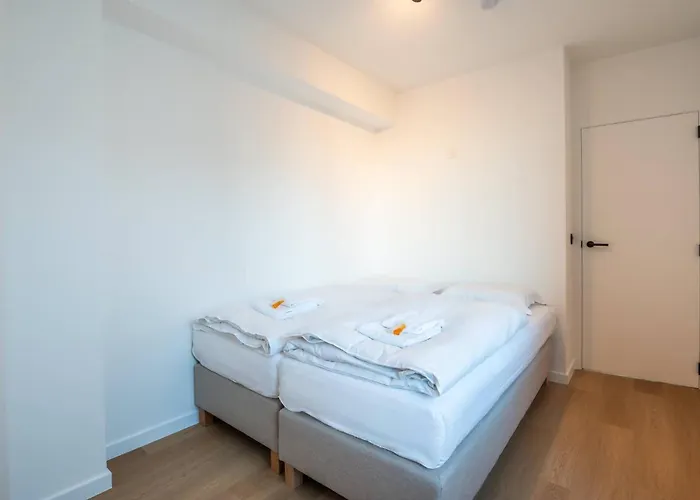 Incredibly Renovated Flat On A Suberb Location דירה *